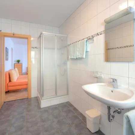 Strolz Apartment Schnann